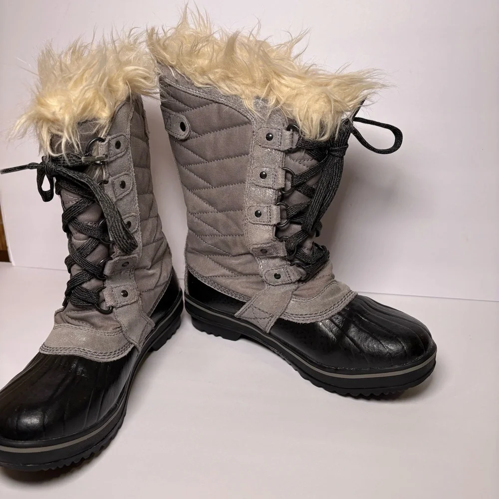 Sorel Tofino II Girls Youth Size 4 Quilted Winter Snow Boots NY2325-052 Gray